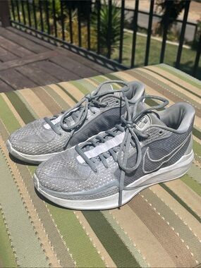 Nike Sabrina 1 TB
Wolf Grey (Women's)